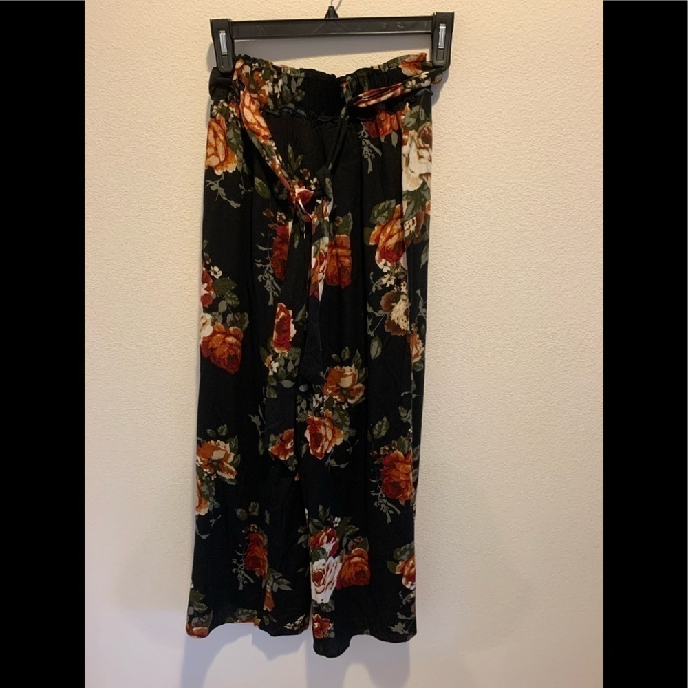 illa illa Brand Flair Pants NWT. Size M. Lined.​​​​​​​​​​​​​​​​​​​​​